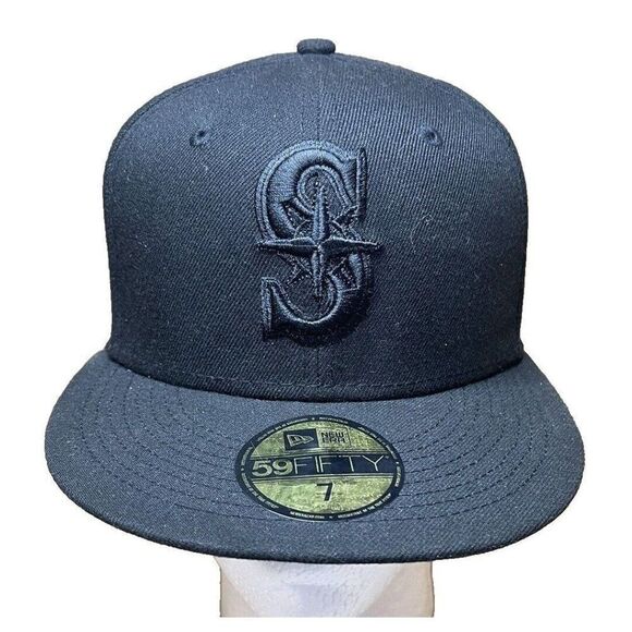 MLB Seattle Mariners New Era 59Fifty Black on Black Fitted Hat 7 Great Condition - Picture 1 of 6